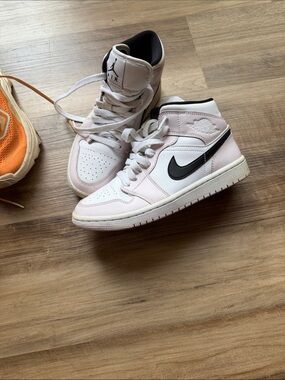 Jordan Kids (youth) Mid-Top Sneakers in Light Pink/White with Black Swoosh